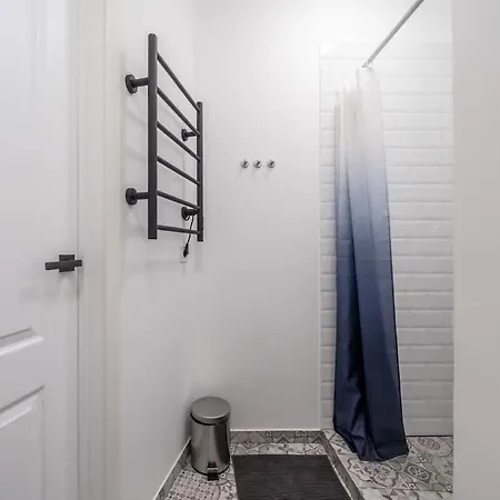 Quiet Hideaway & Wifi In Centre