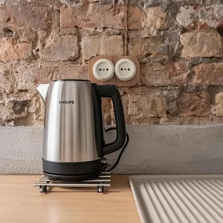 Quiet Hideaway & Wifi In Centre Apartment